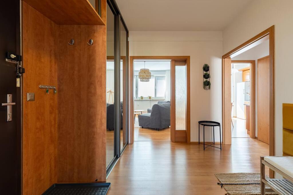 Duna Retreat: City Serenity Bratislava Eksteriør bilde