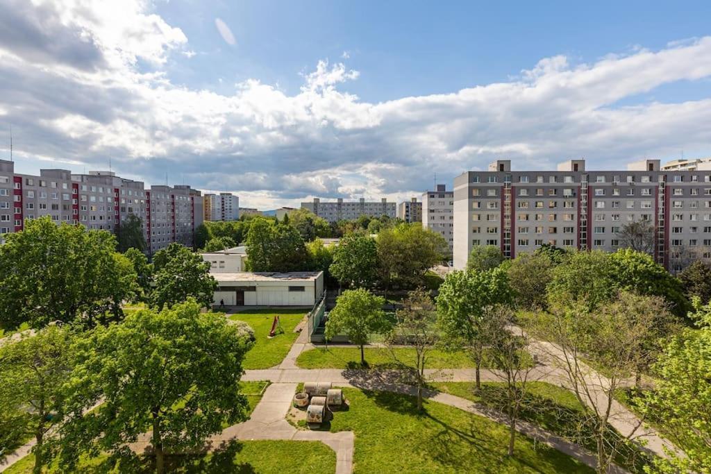 Duna Retreat: City Serenity Bratislava Eksteriør bilde